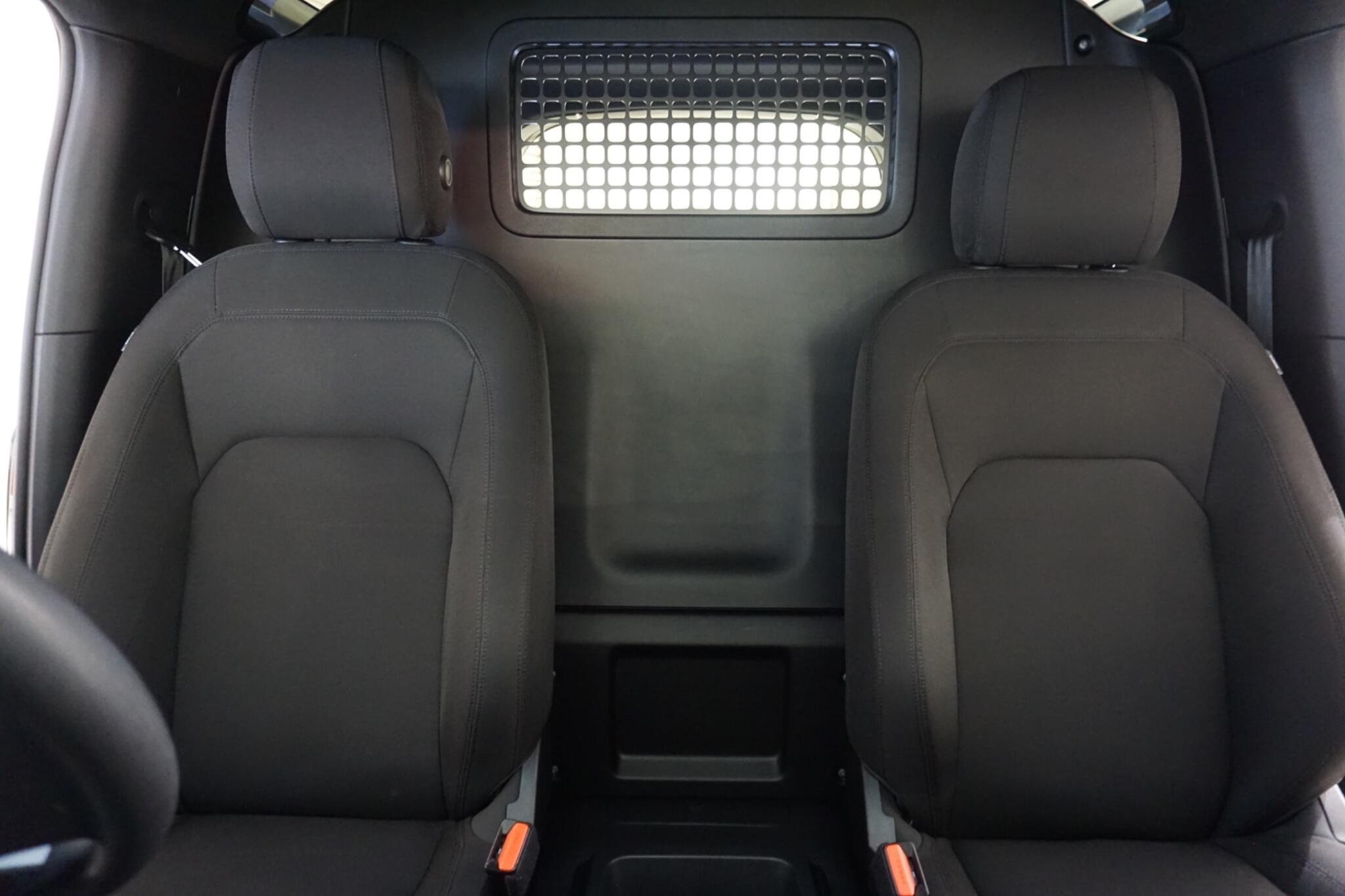 Land Rover Defender 90 3.0 D200 MHEV Hard Top SUV 3dr Diesel Auto 4WD SWB Euro 6 (s/s) (200 ps)